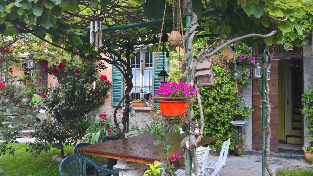 卡萨帝卡米拉住宿加早餐旅馆 Carate Urio 外观 照片
